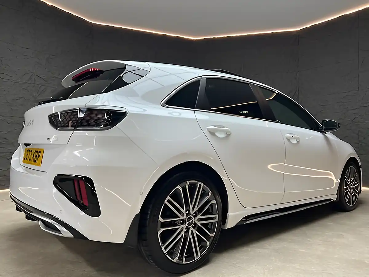 Used 2023 Kia Ceed GT-Line S White - Interior and Exterior details 19