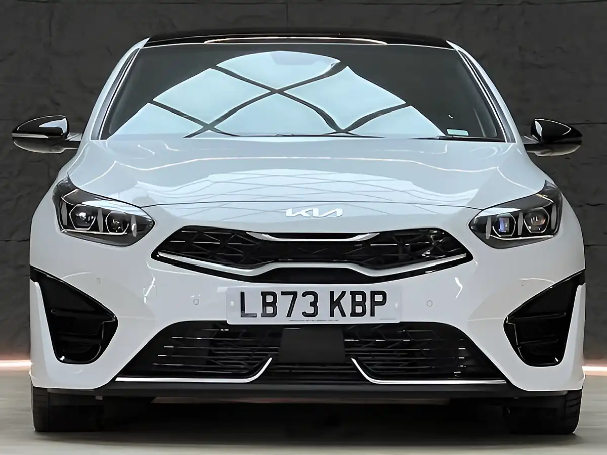 Used 2023 Kia Ceed GT-Line S White - Interior and Exterior details 3