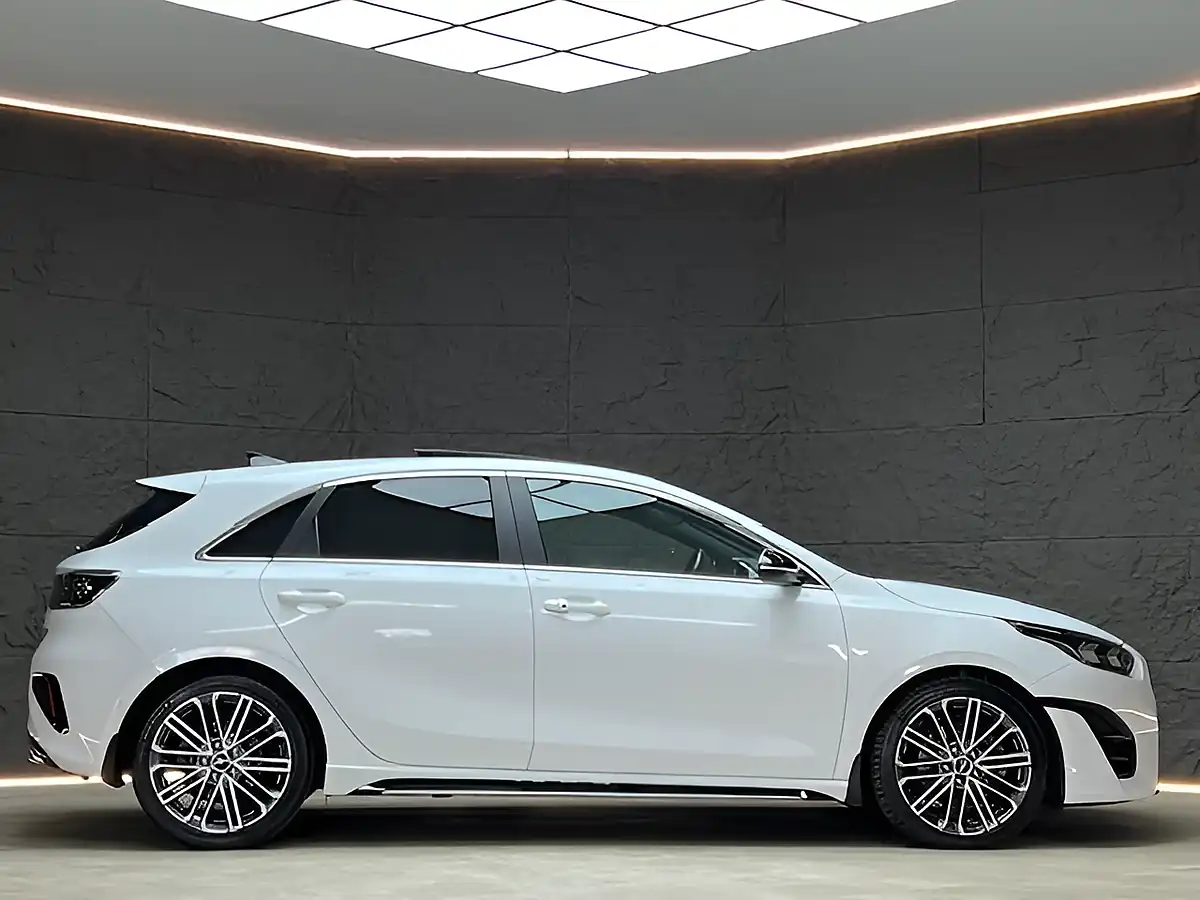 Used 2023 Kia Ceed GT-Line S White - Interior and Exterior details 5