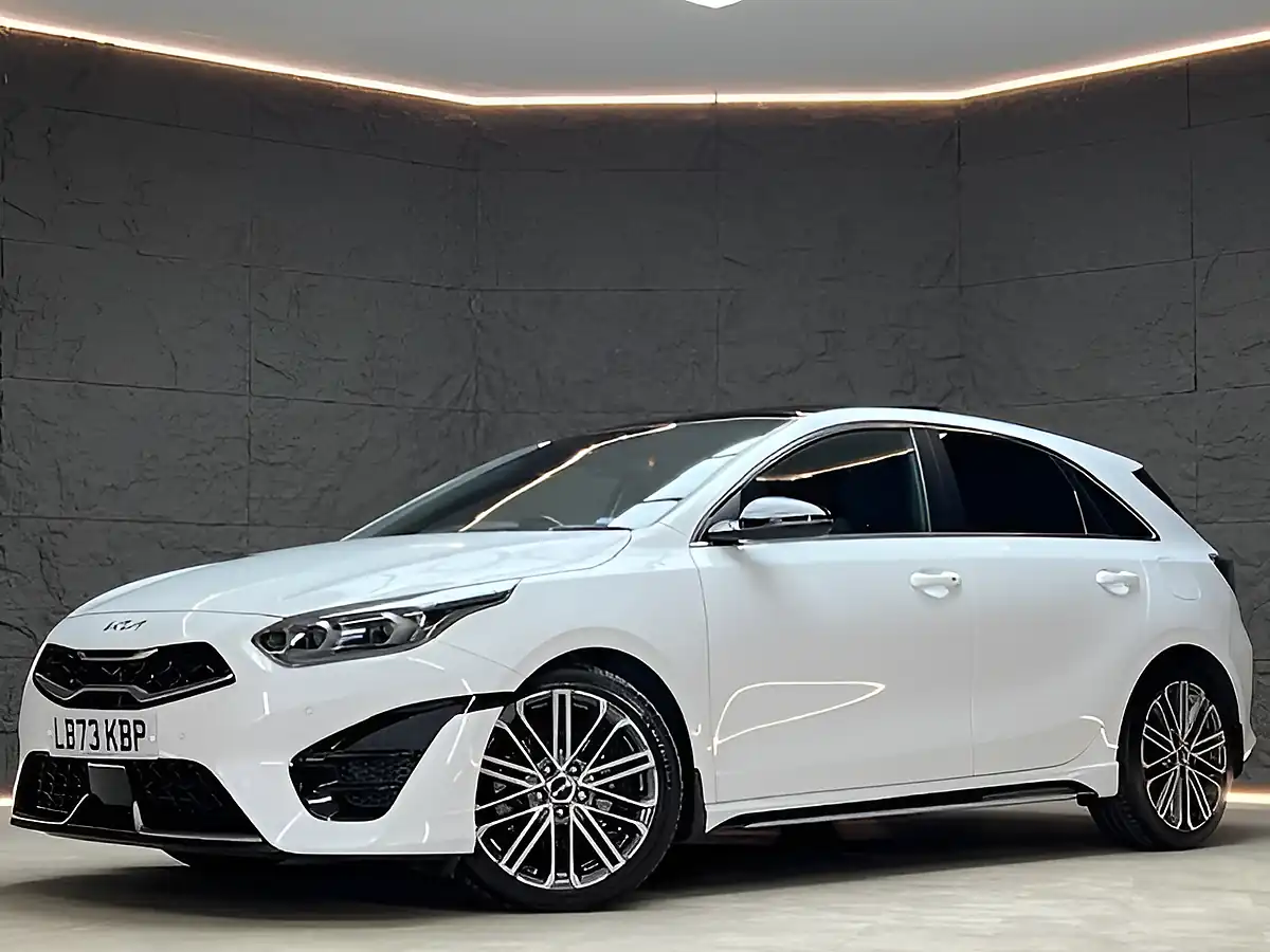 Used 2023 Kia Ceed GT-Line S White - Interior and Exterior details 9