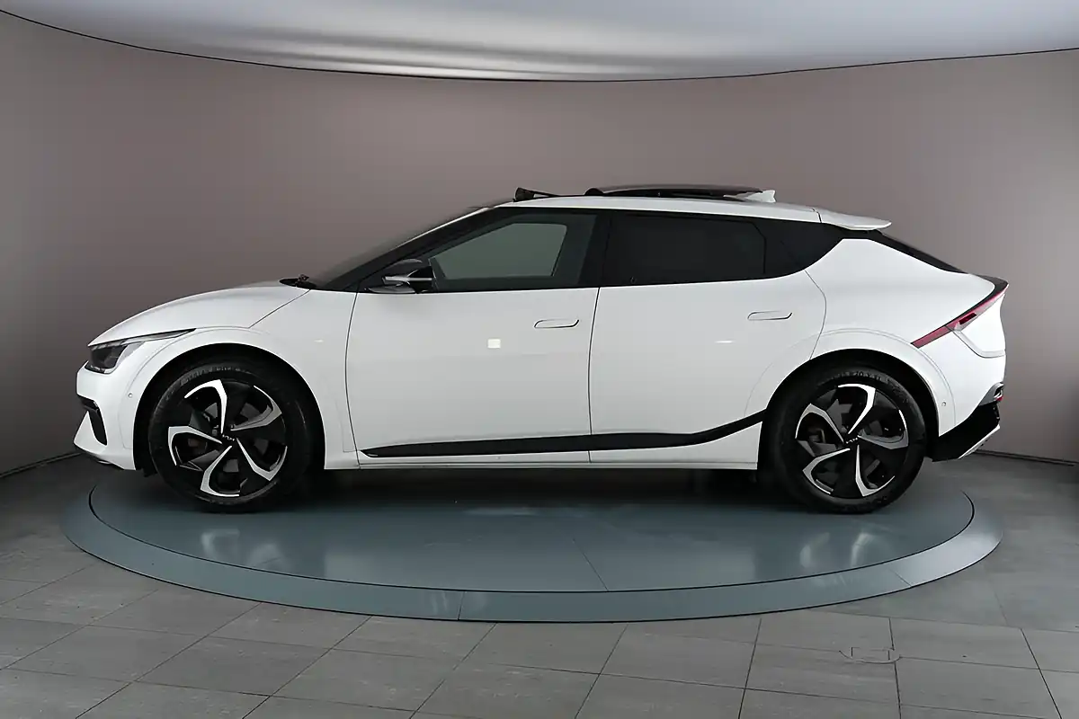 Used 2023 Kia EV6 GT-Line S White - Interior and Exterior details 5