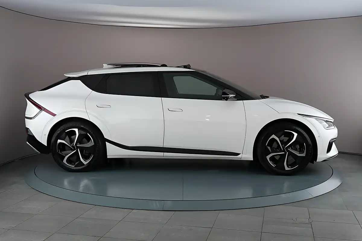 Used 2023 Kia EV6 GT-Line S White - Interior and Exterior details 7
