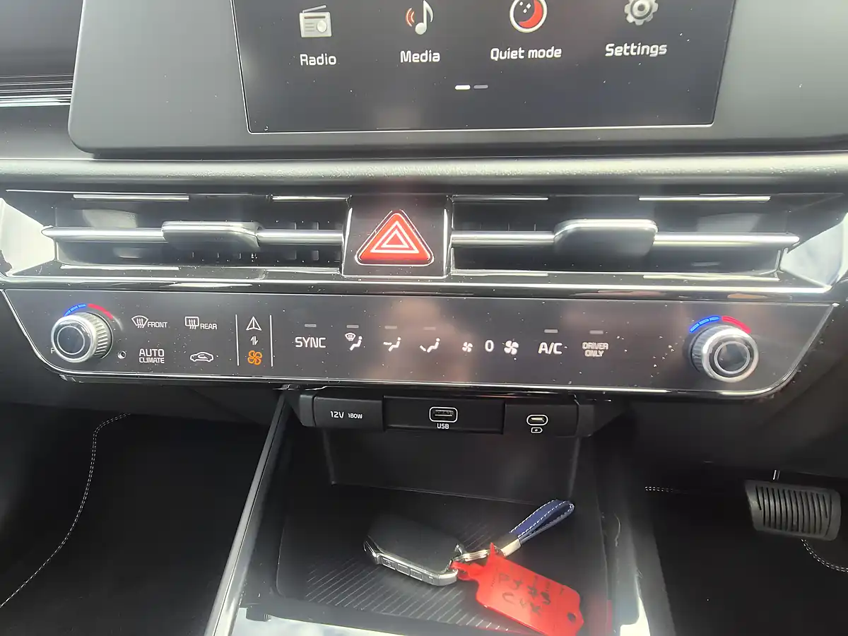 Used 2023 Kia Niro 2 Steel Grey - Interior and Exterior details 18