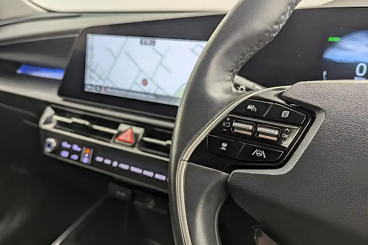 Used 2023 Kia Niro 3 Black - Interior and Exterior details 11