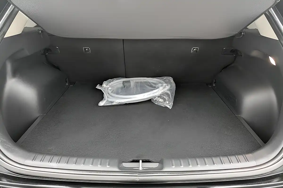 Used 2023 Kia Niro 3 Black - Interior and Exterior details 17