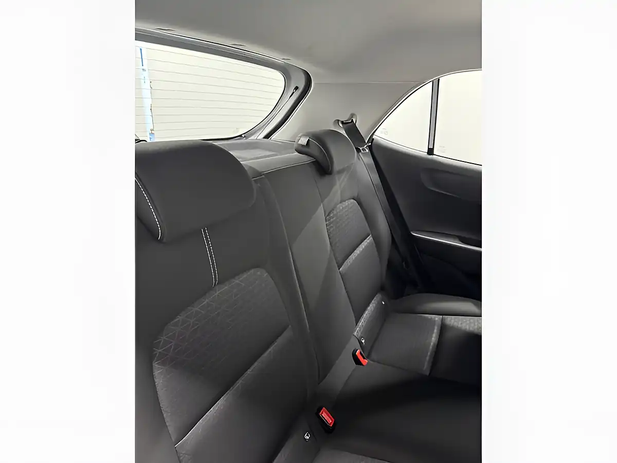 Used 2023 Kia Picanto 2 Silver - Interior and Exterior details 12