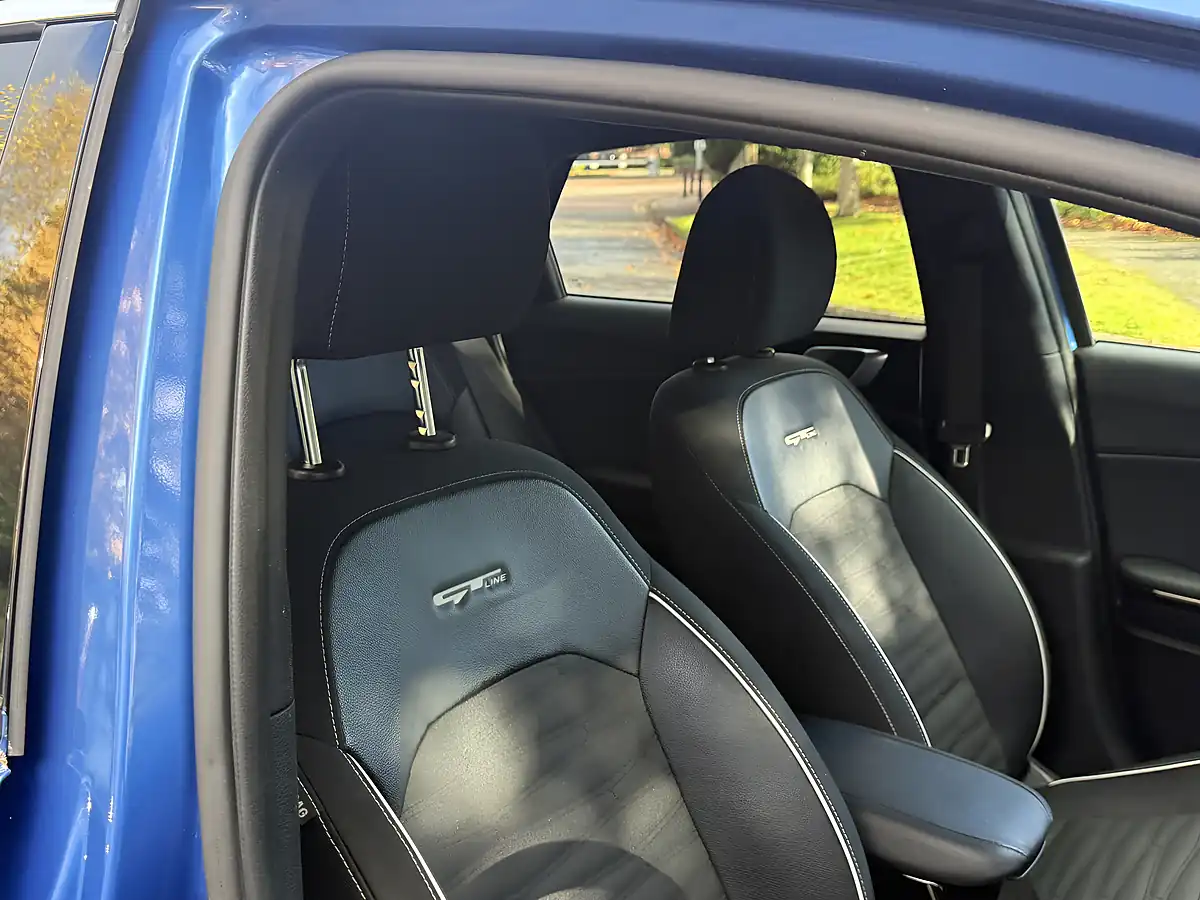 Used 2023 Kia ProCeed GT-Line Blue - Interior and Exterior details 11