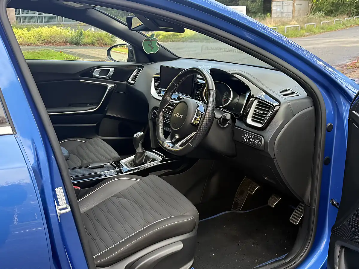 Used 2023 Kia ProCeed GT-Line Blue - Interior and Exterior details 2