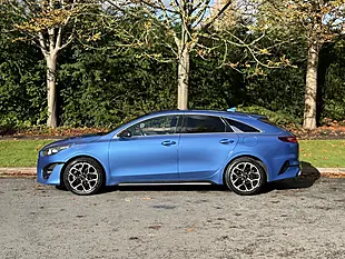Used 2023 Kia ProCeed GT-Line Blue - Interior and Exterior details 3