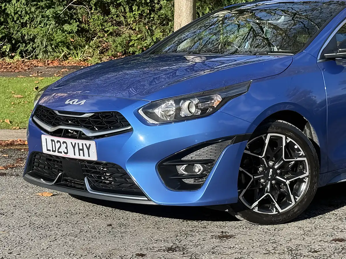 Used 2023 Kia ProCeed GT-Line Blue - Interior and Exterior details 5