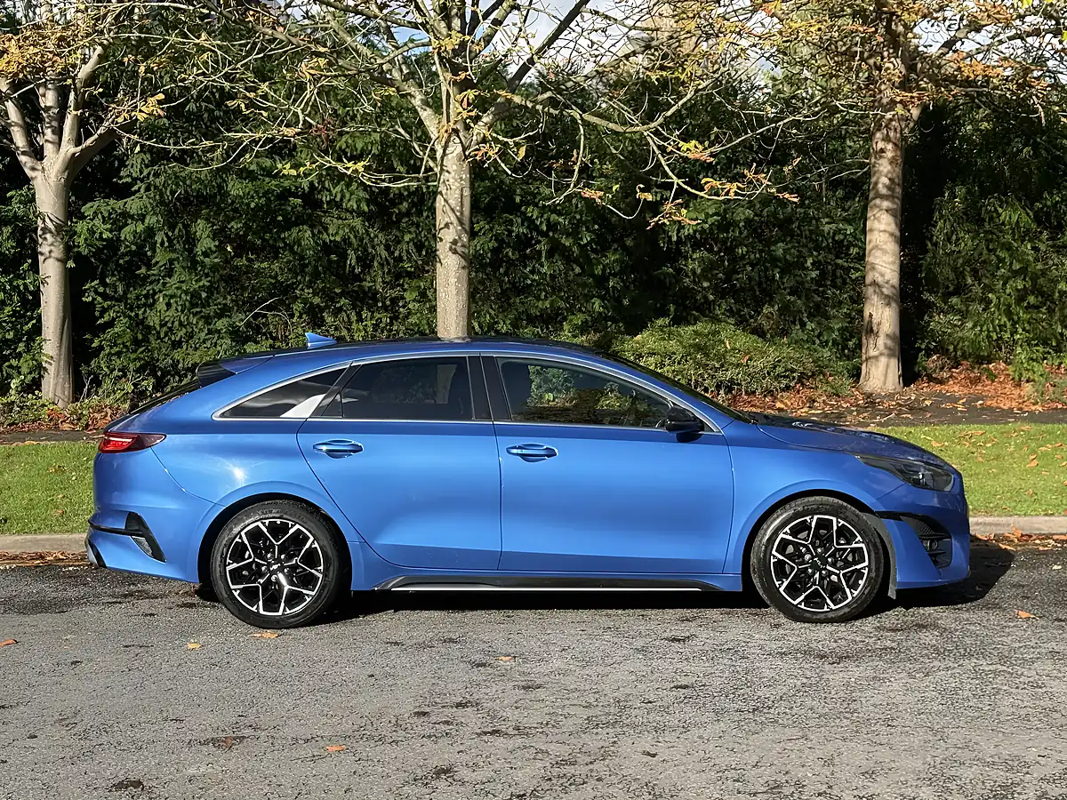 Used 2023 Kia ProCeed GT-Line Blue - Interior and Exterior details 7
