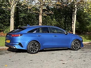 Used 2023 Kia ProCeed GT-Line Blue - Interior and Exterior details 8
