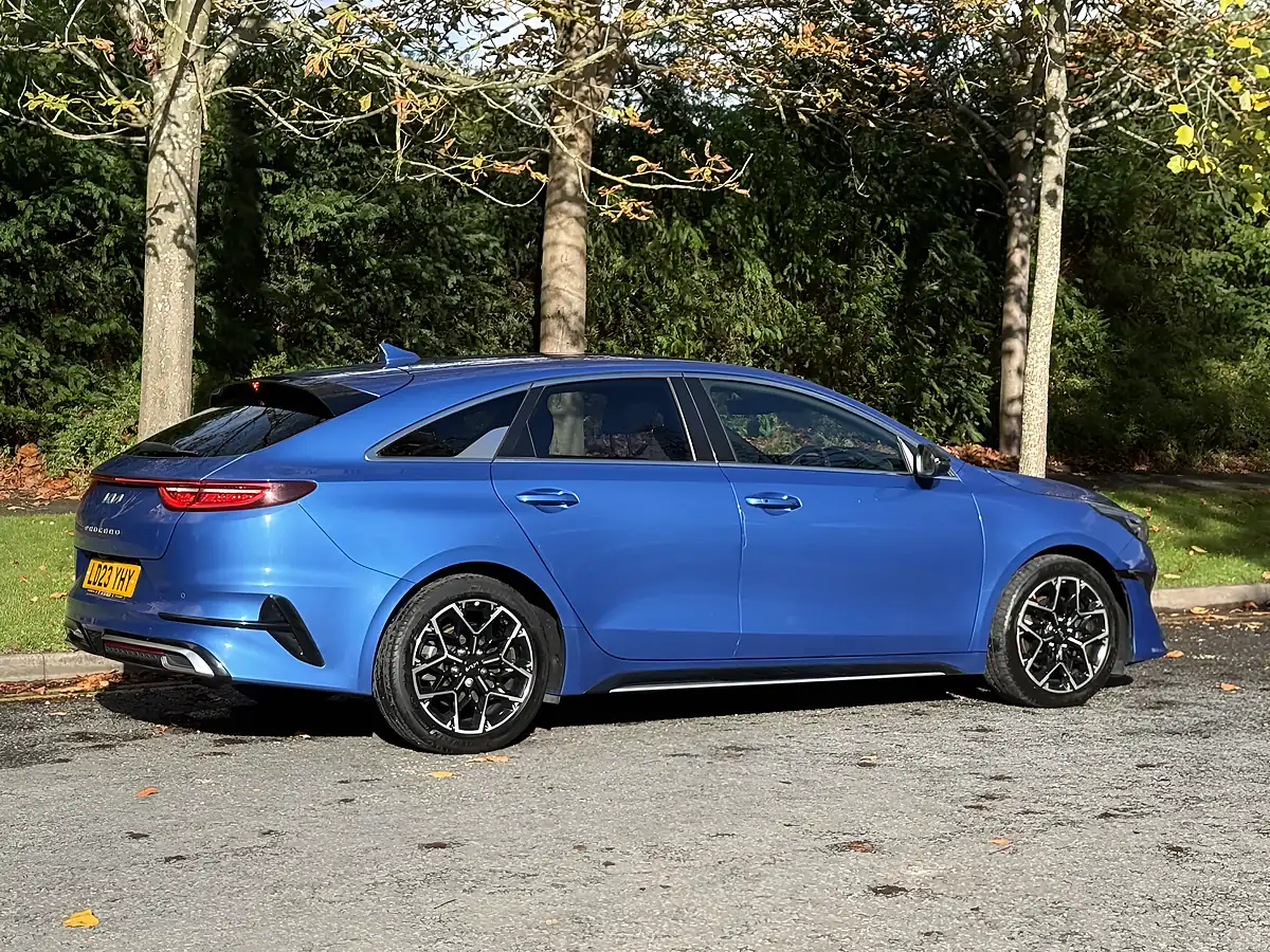 Used 2023 Kia ProCeed GT-Line Blue - Interior and Exterior details 8