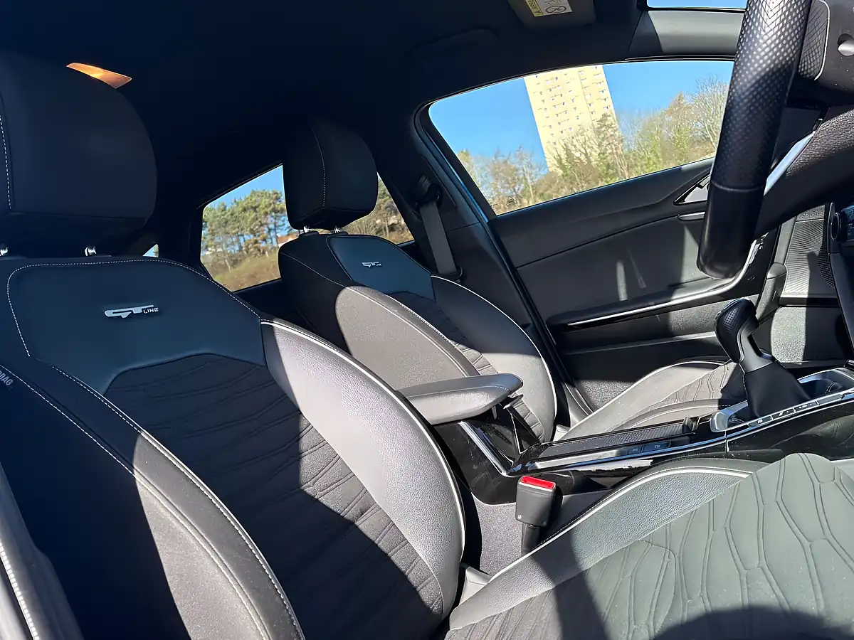 Used 2023 Kia Proceed GT-Line Shooting Brake Blue - Interior and Exterior details 7
