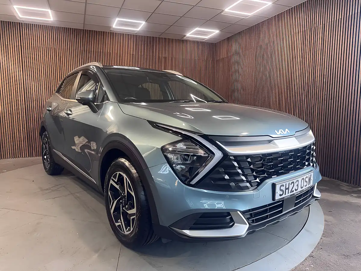Used 2023 Kia Sportage 2 Grey - Front View