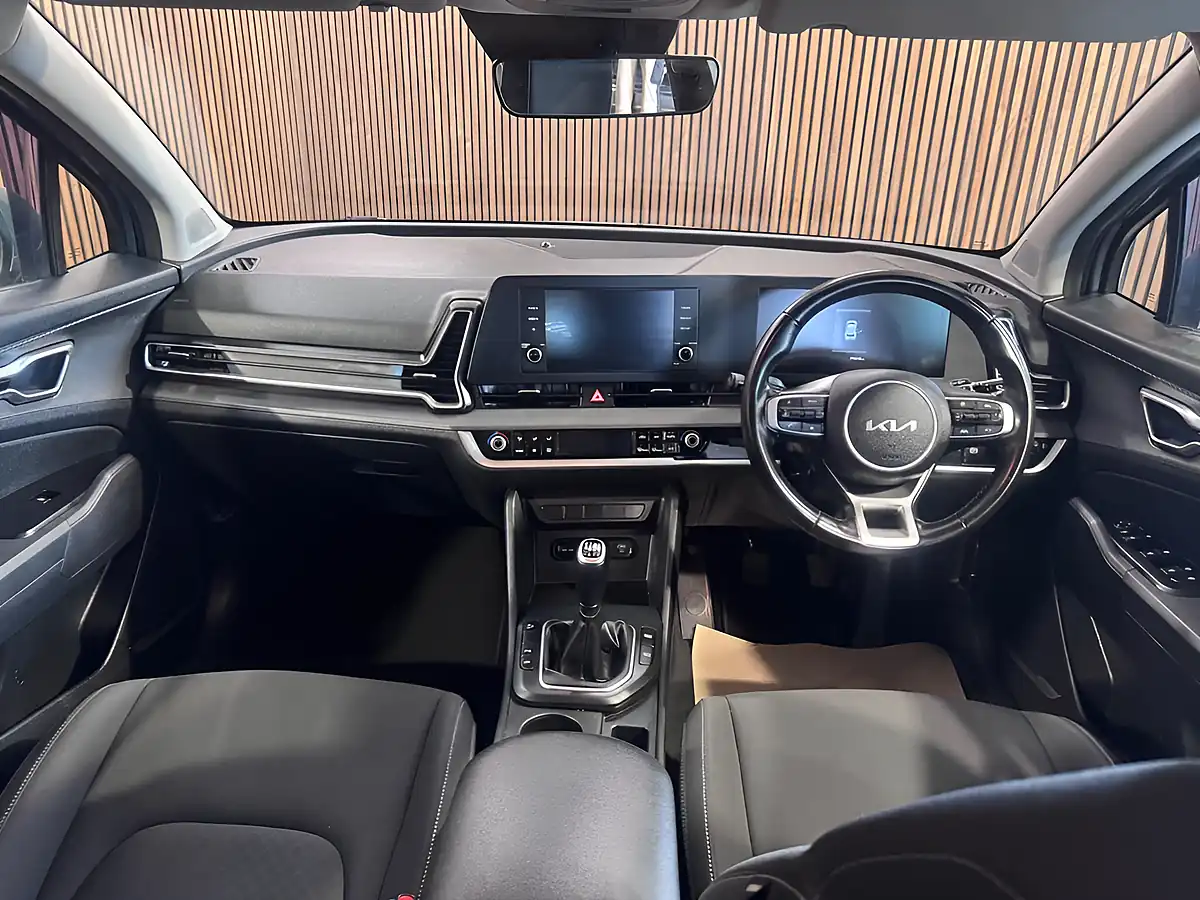 Used 2023 Kia Sportage 2 Grey - Interior and Exterior details 11