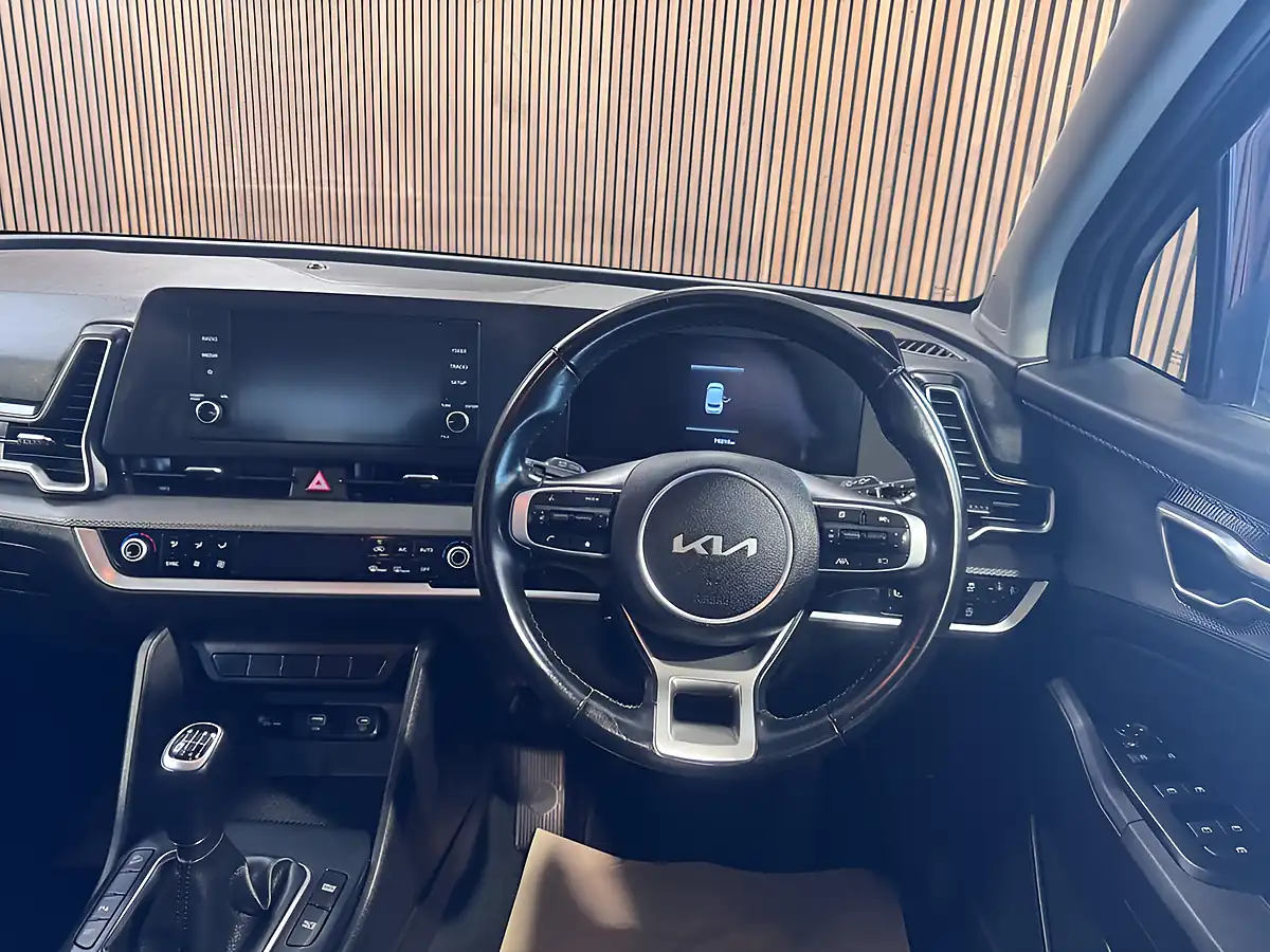 Used 2023 Kia Sportage 2 Grey - Interior and Exterior details 12