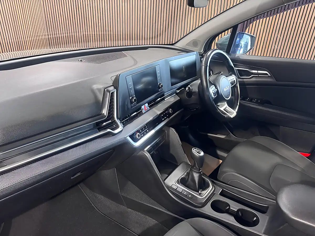 Used 2023 Kia Sportage 2 Grey - Interior and Exterior details 13