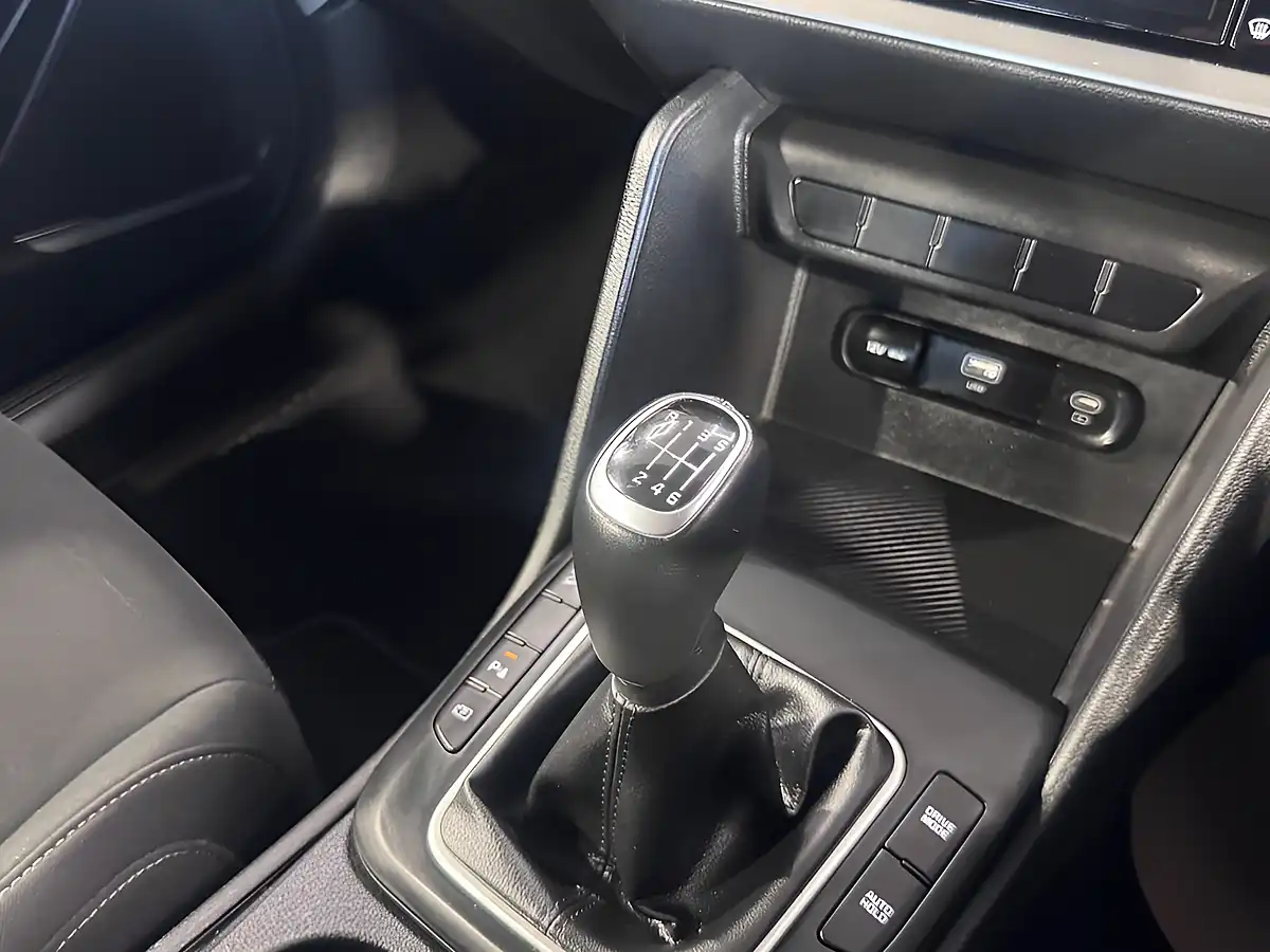 Used 2023 Kia Sportage 2 Grey - Interior and Exterior details 15