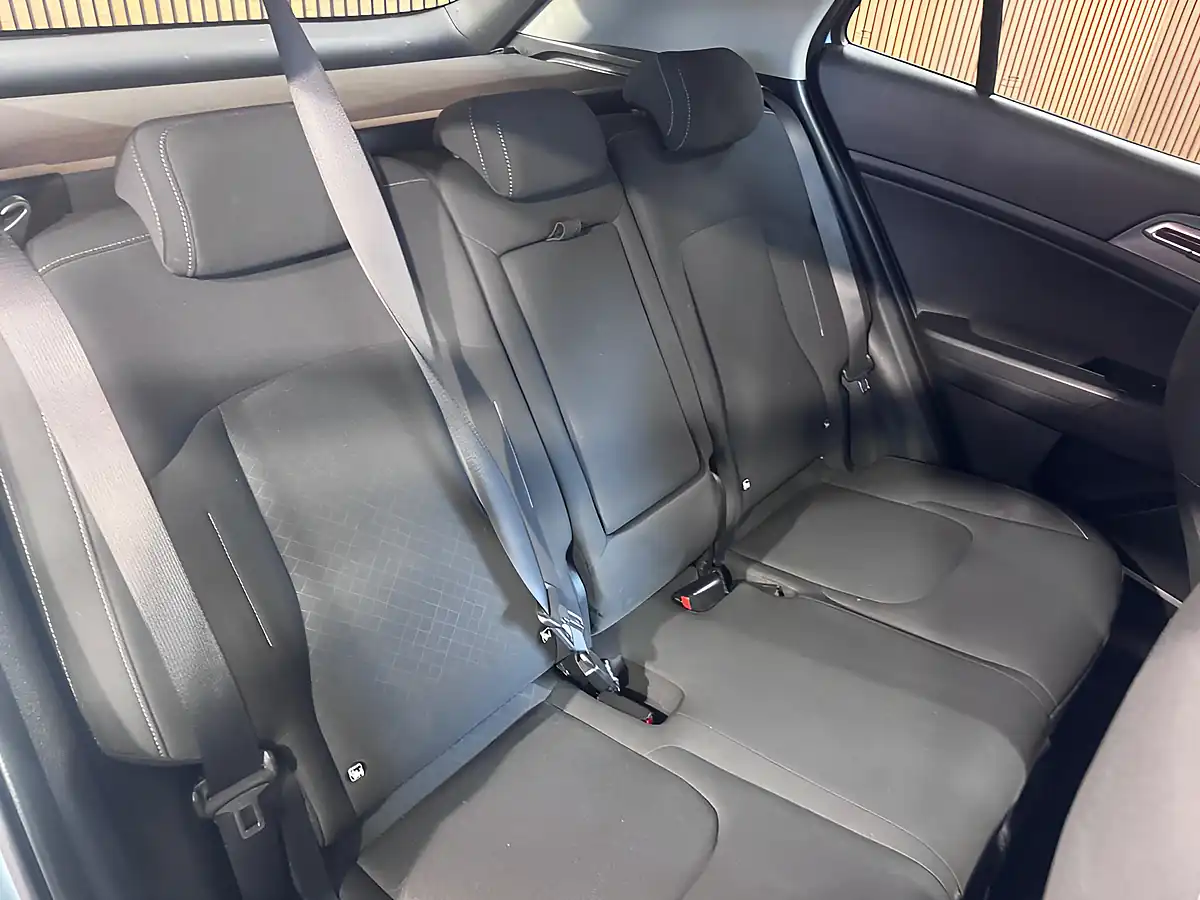 Used 2023 Kia Sportage 2 Grey - Interior and Exterior details 18