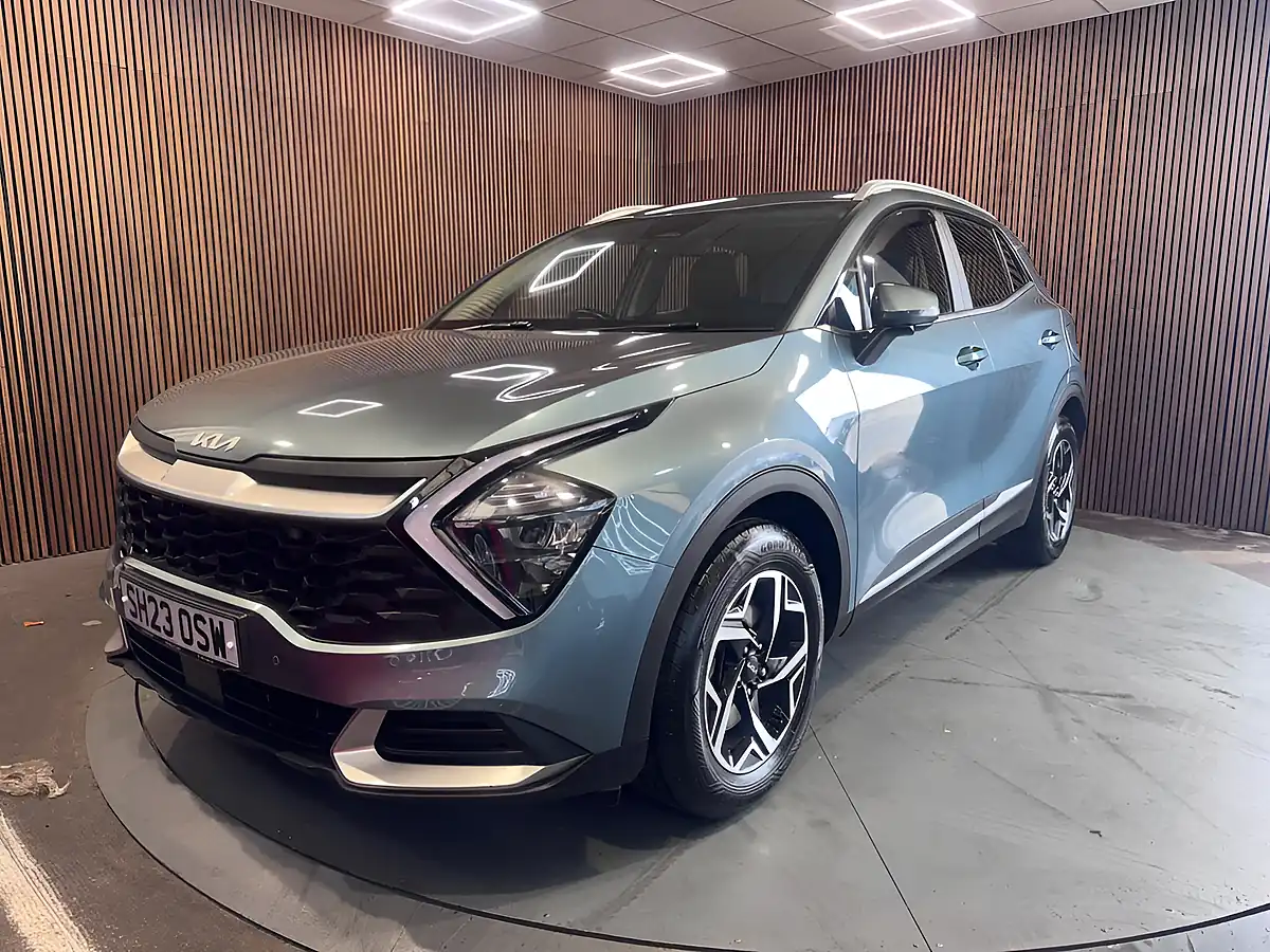 Used 2023 Kia Sportage 2 Grey - Interior and Exterior details 4