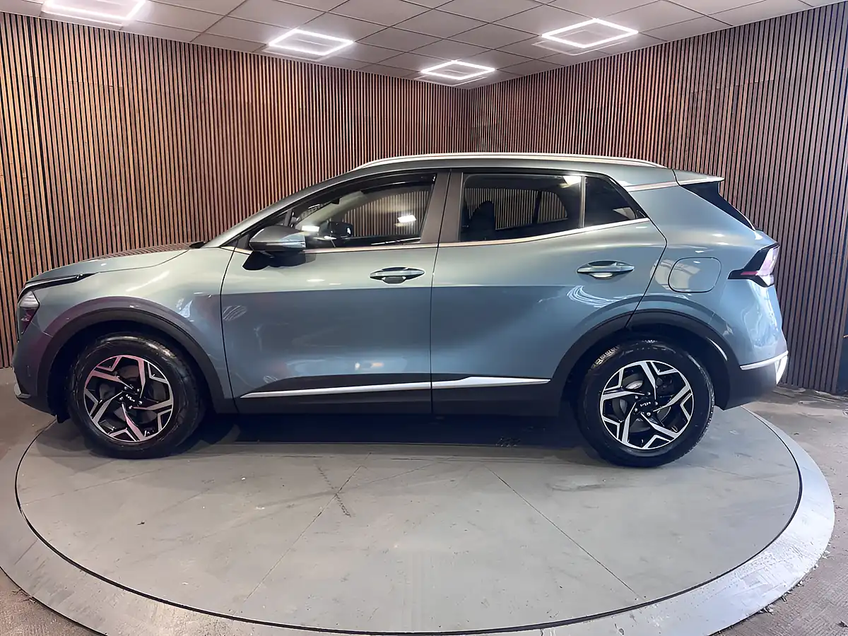 Used 2023 Kia Sportage 2 Grey - Interior and Exterior details 6