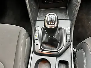 Used 2023 Kia Sportage 2 White - Interior and Exterior details 10
