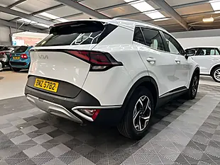 Used 2023 Kia Sportage 2 White - Interior and Exterior details 12