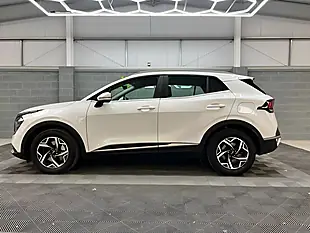 Used 2023 Kia Sportage 2 White - Interior and Exterior details 3