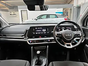 Used 2023 Kia Sportage 2 White - Interior and Exterior details 6