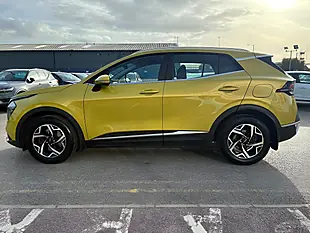 Used 2023 Kia Sportage 2 Yellow - Interior and Exterior details 13