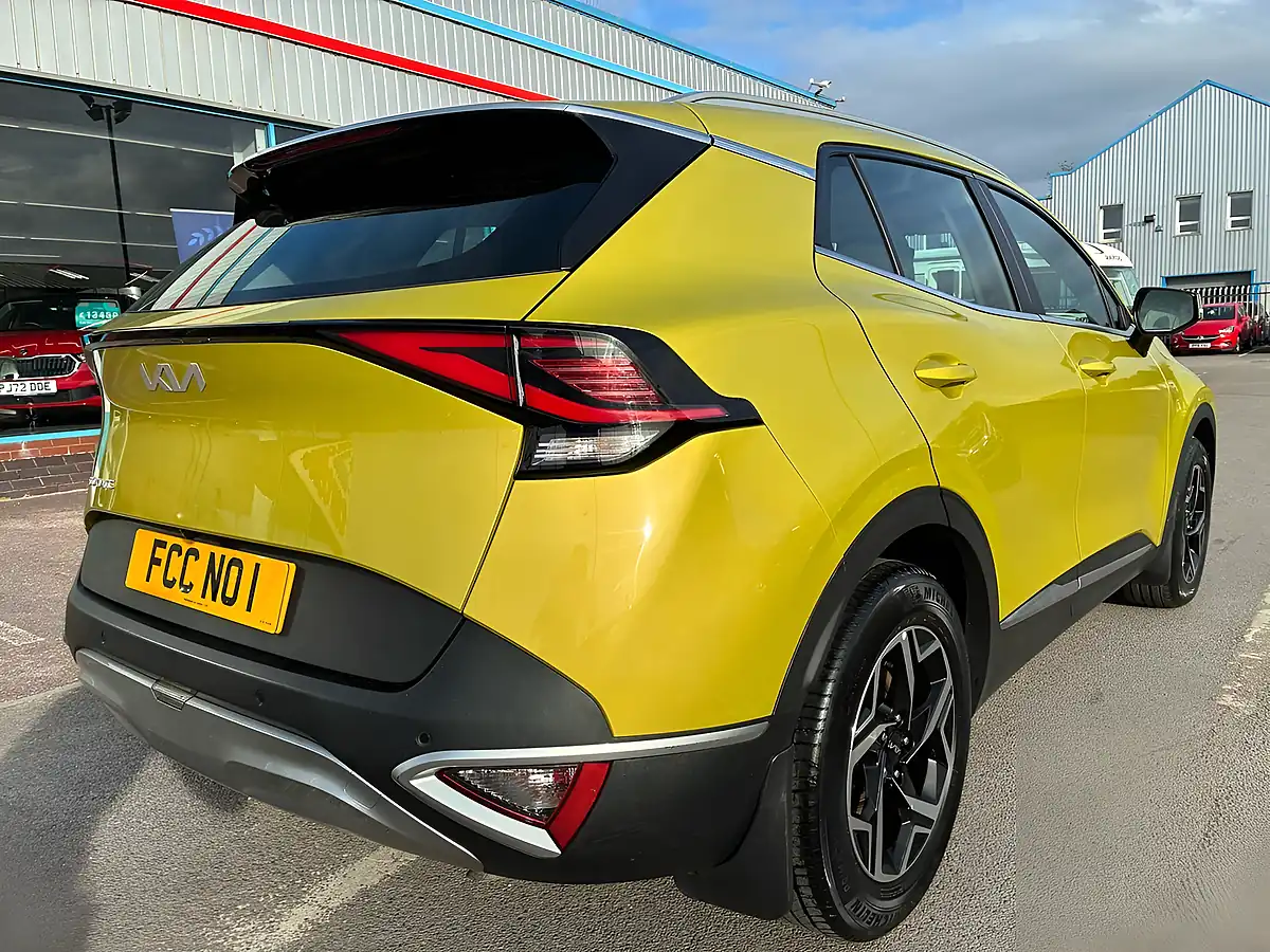 Used 2023 Kia Sportage 2 Yellow - Interior and Exterior details 2