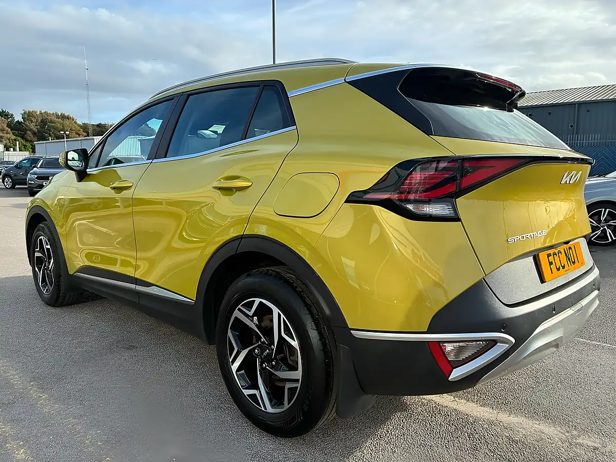 Used 2023 Kia Sportage 2 Yellow - Interior and Exterior details 5