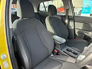 Used 2023 Kia Sportage 2 Yellow - Interior and Exterior details 7