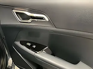 Used 2023 Kia Sportage 3 Grey - Interior and Exterior details 18