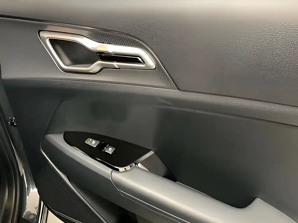 Used 2023 Kia Sportage 3 Grey - Interior and Exterior details 18