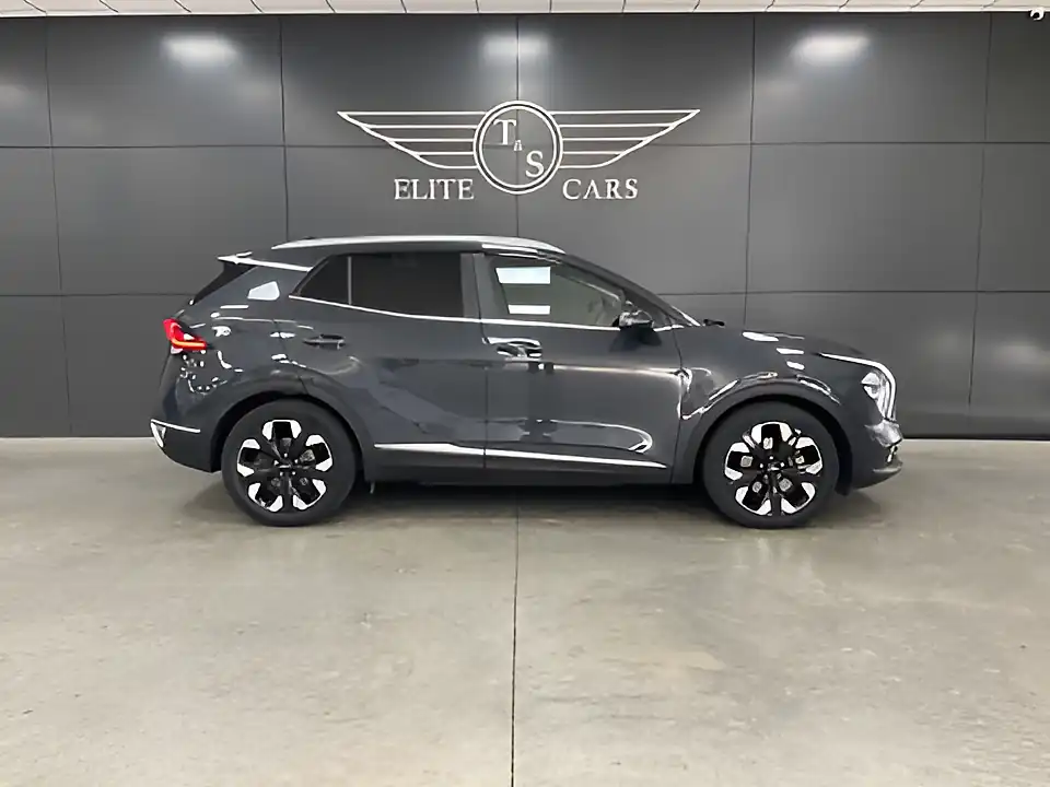 Used 2023 Kia Sportage 3 Grey - Interior and Exterior details 2