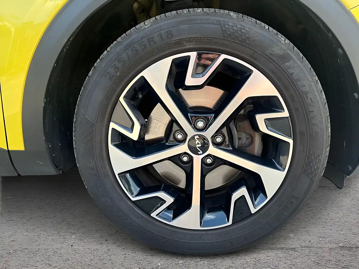 Used 2023 Kia Sportage 3 Splash Lemon - Interior and Exterior details 10