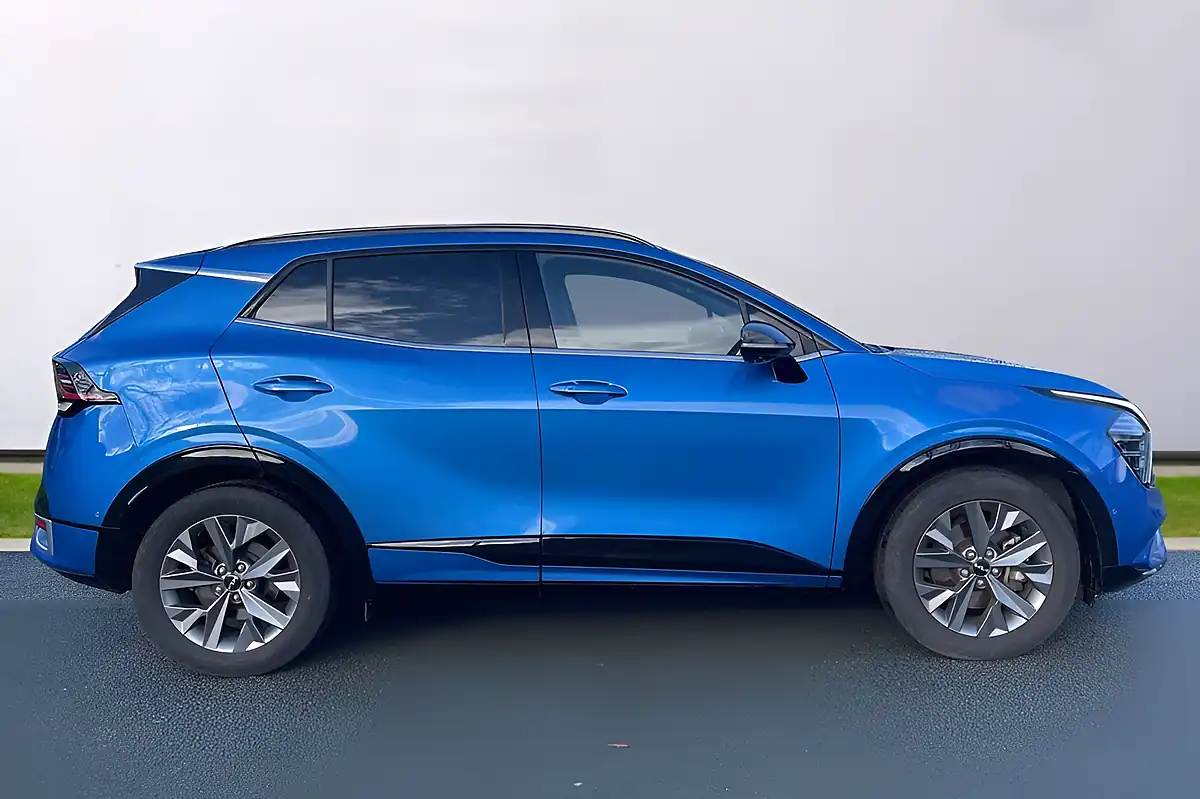 Used 2023 Kia Sportage GT-Line S Blue - Interior and Exterior details 8