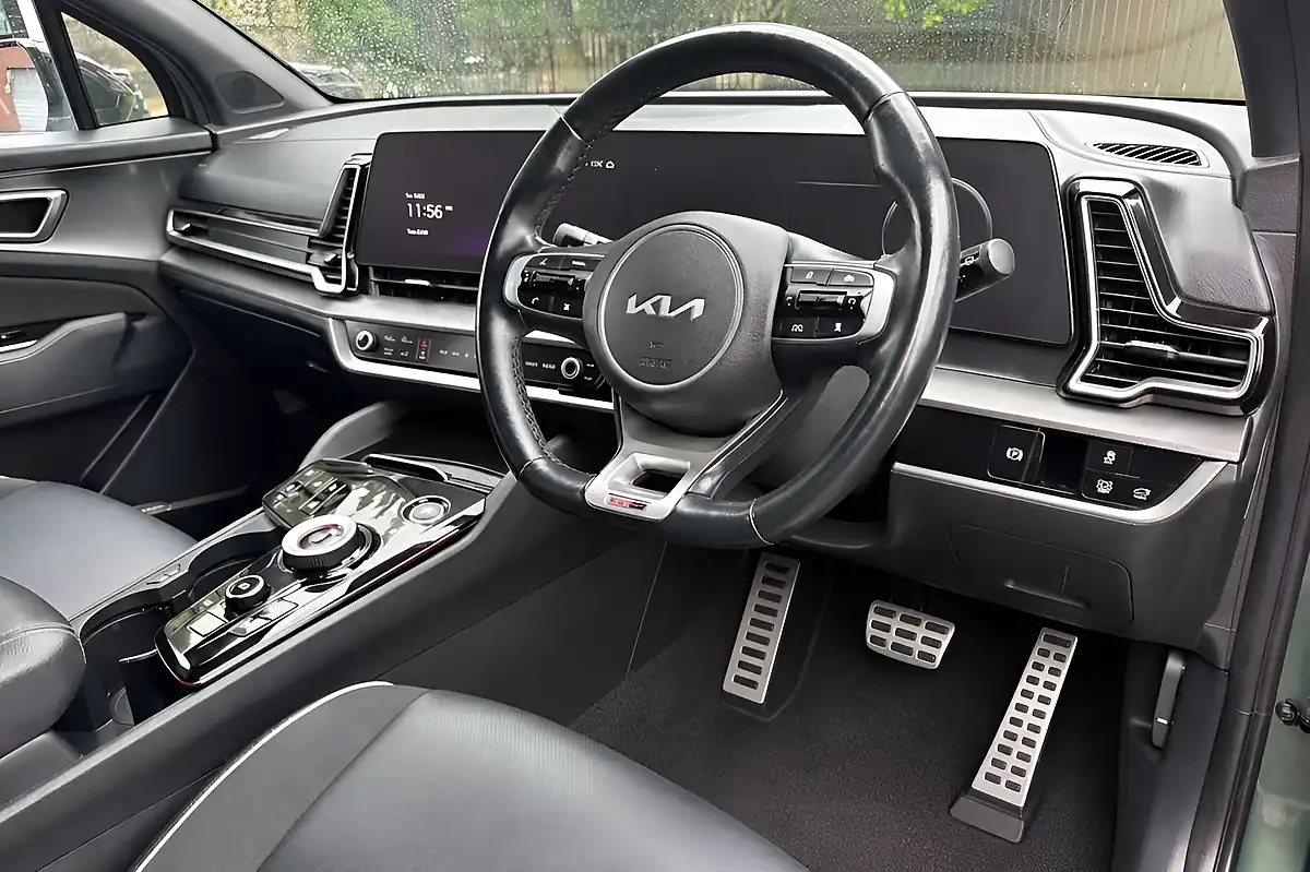Used 2023 Kia Sportage GT-Line S Green - Interior and Exterior details 2