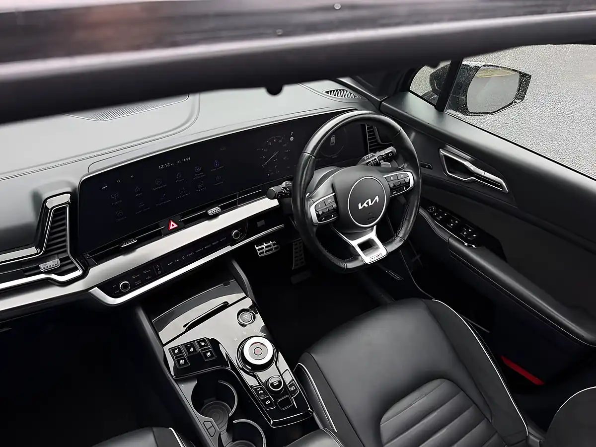 Used 2023 Kia Sportage GT-Line S Green - Interior and Exterior details 6