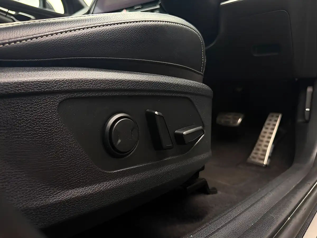 Used 2023 Kia Sportage GT-Line S Silver - Interior and Exterior details 14