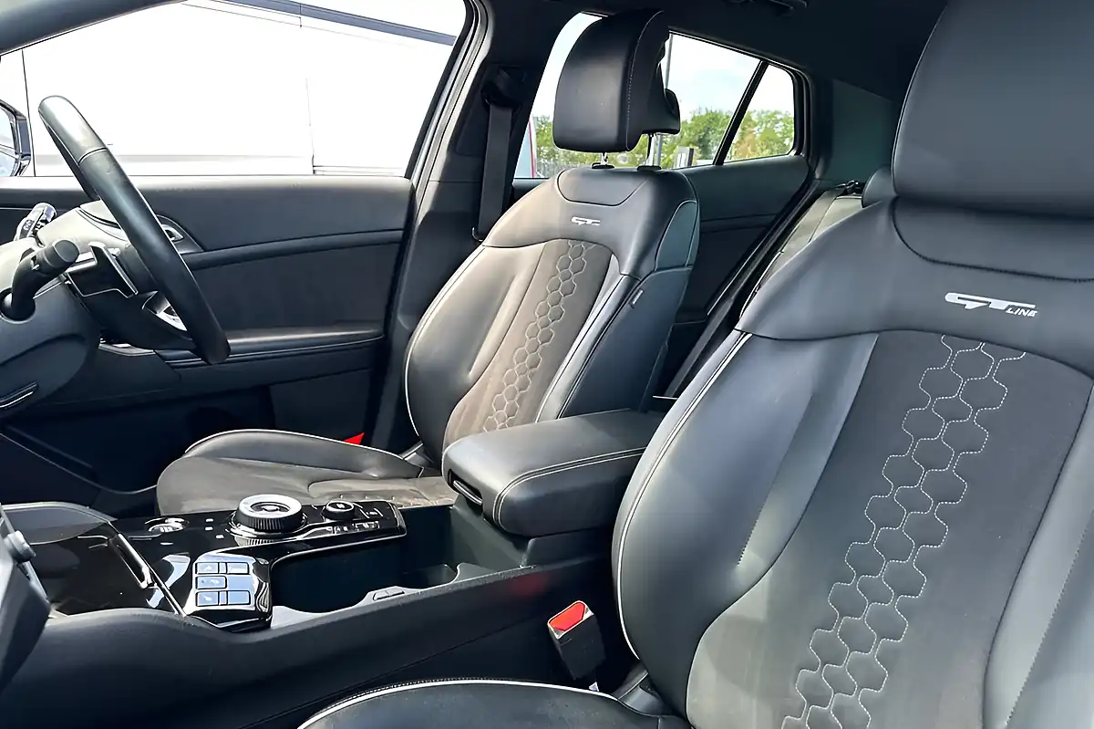 Used 2023 Kia Sportage GT-Line Silver - Interior and Exterior details 11