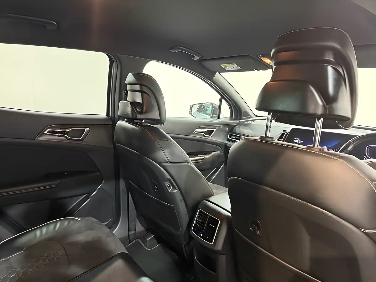Used 2023 Kia Sportage GT-Line Silver - Interior and Exterior details 12