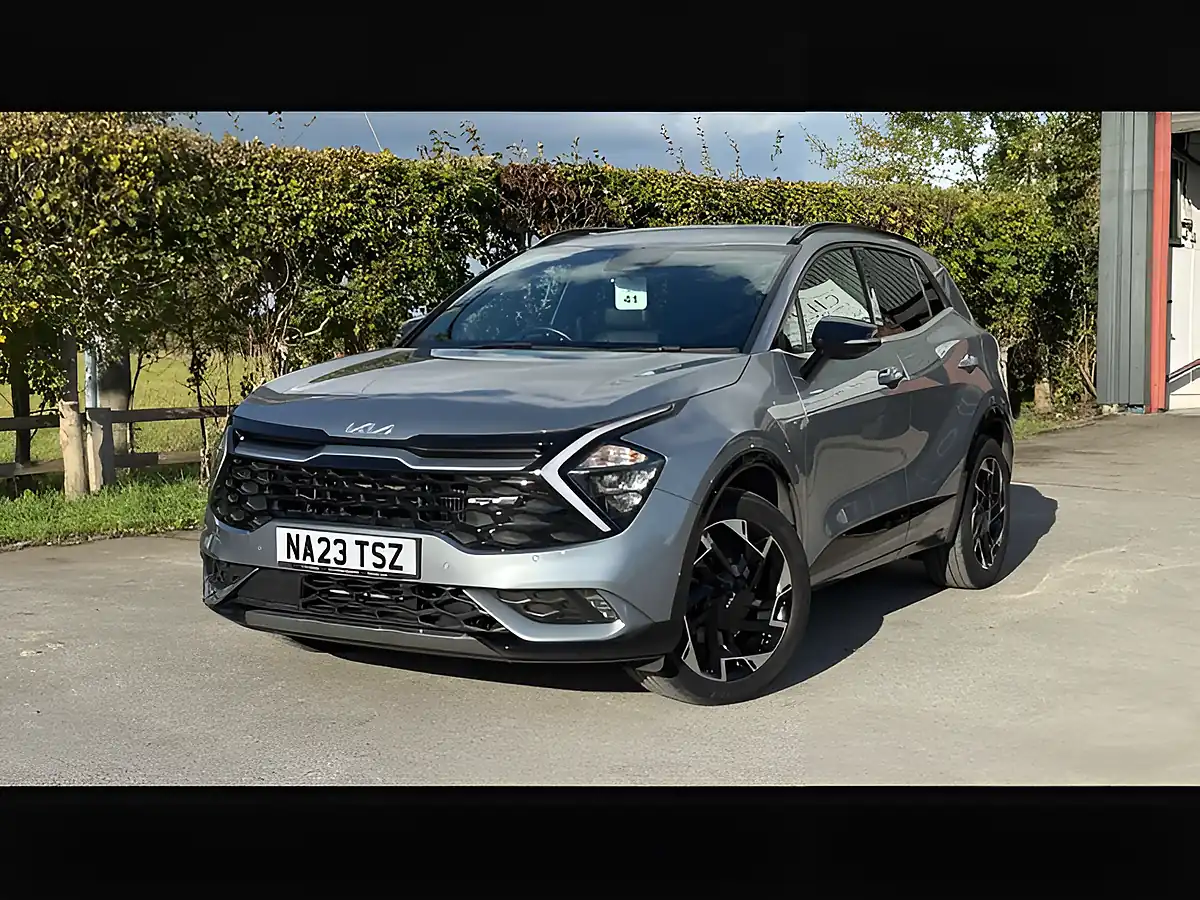 Used 2023 Kia Sportage GT-Line Silver - Interior and Exterior details 12