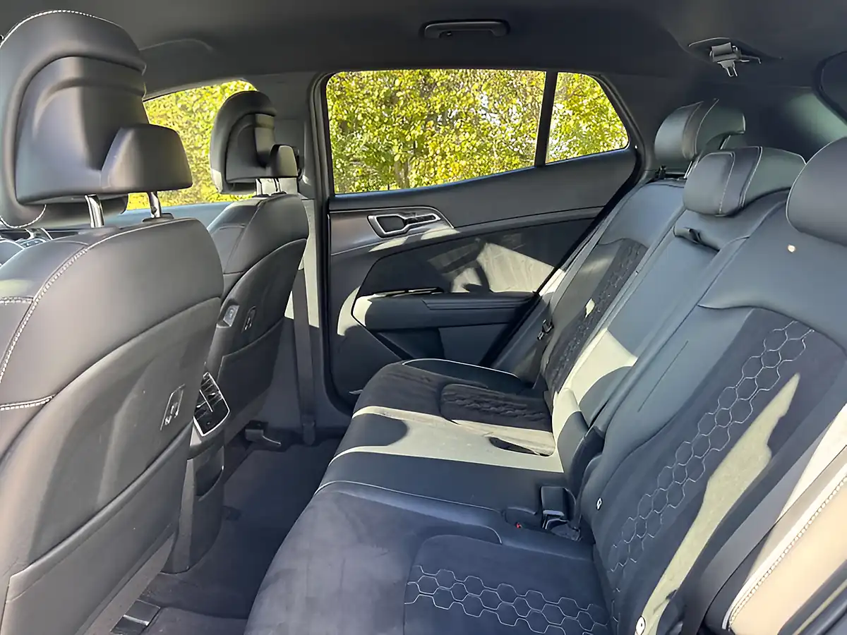 Used 2023 Kia Sportage GT-Line Silver - Interior and Exterior details 19