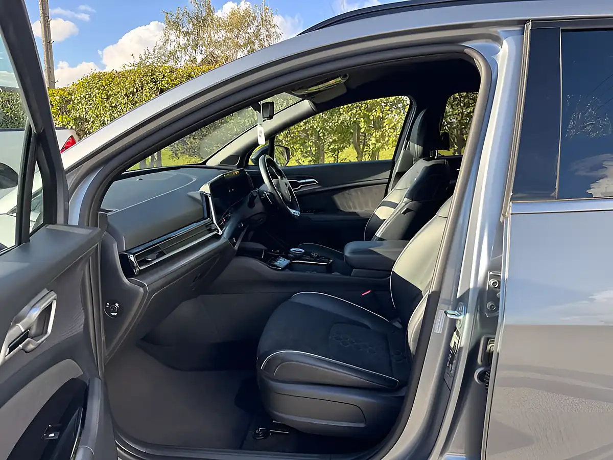 Used 2023 Kia Sportage GT-Line Silver - Interior and Exterior details 20