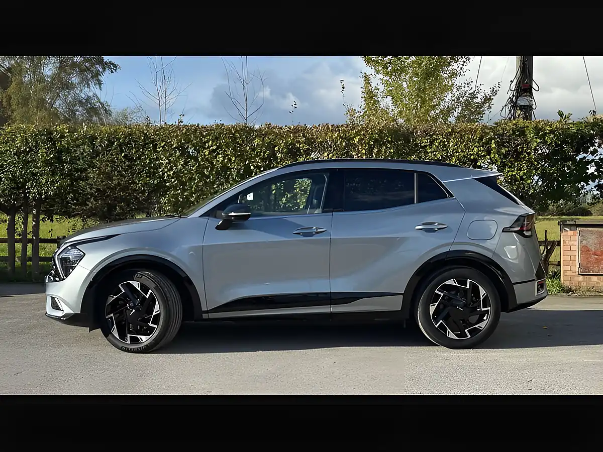 Used 2023 Kia Sportage GT-Line Silver - Interior and Exterior details 4
