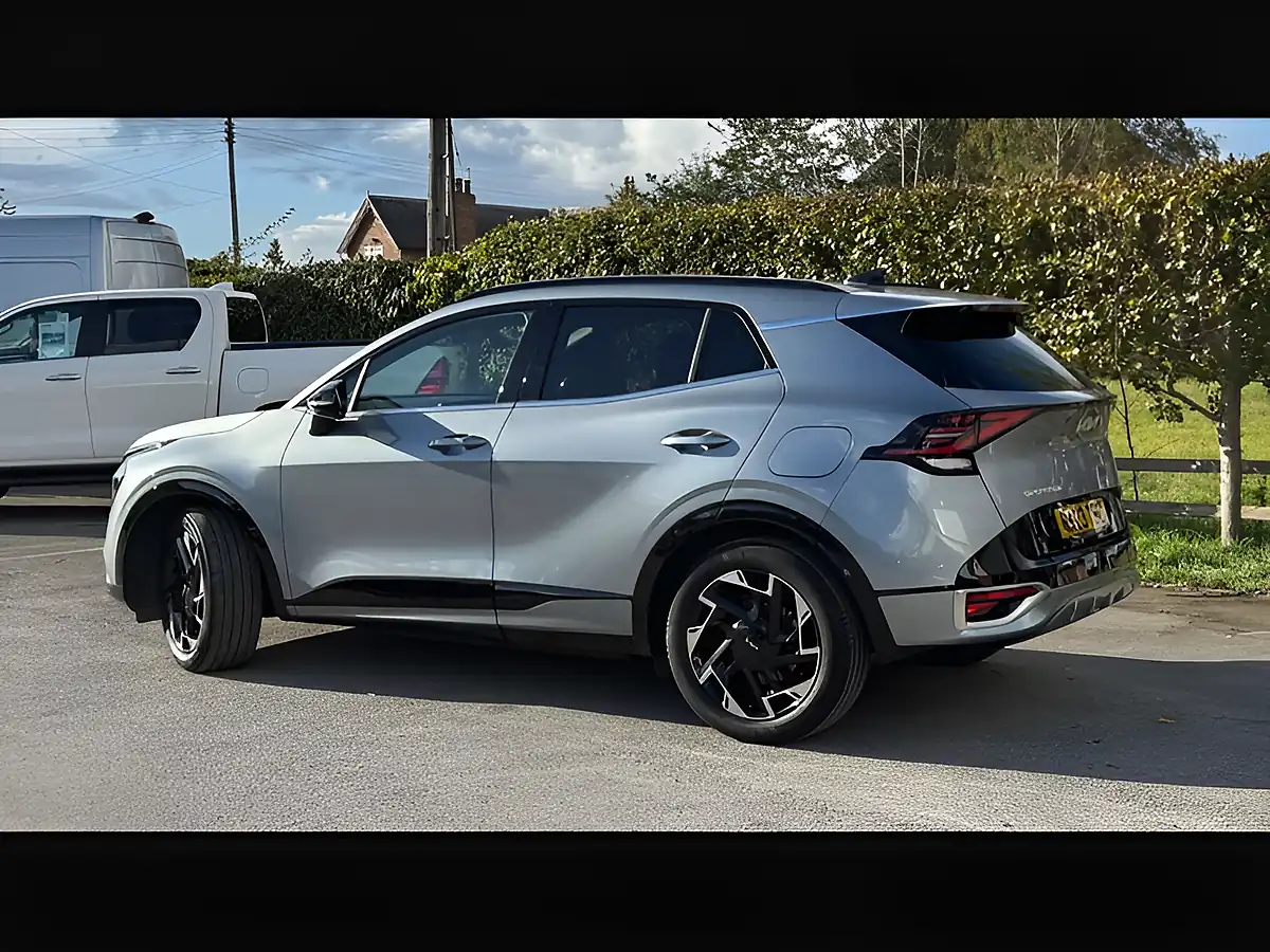 Used 2023 Kia Sportage GT-Line Silver - Interior and Exterior details 7