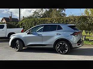 Used 2023 Kia Sportage GT-Line Silver - Interior and Exterior details 8